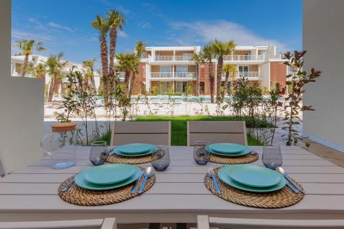 Wave Island Luxury resort a Jesolo Piscina e Park free — 4-Star Luxury Hotel in Lido Di Jesolo, Italy