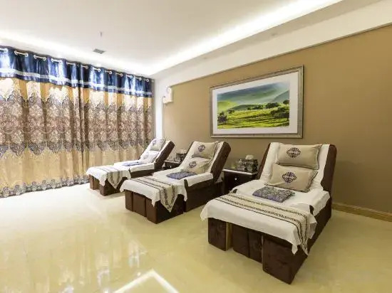 Mongolia International Hotel — 4-Star Luxury Hotel in Xilin Hot, People's Republic of China