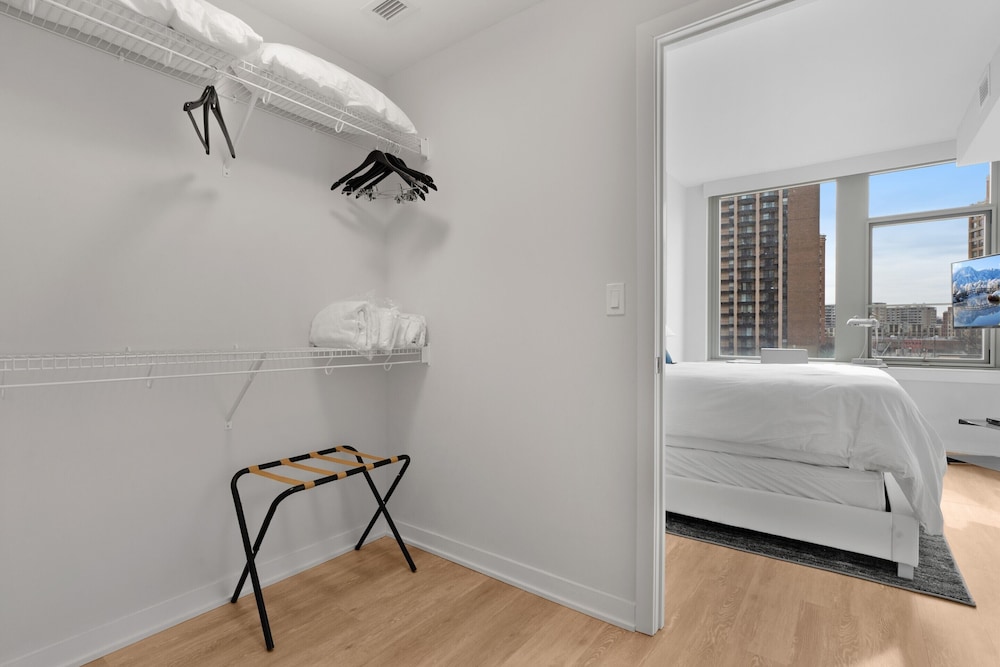 Global Luxury Suites Crystal City - photo 34
