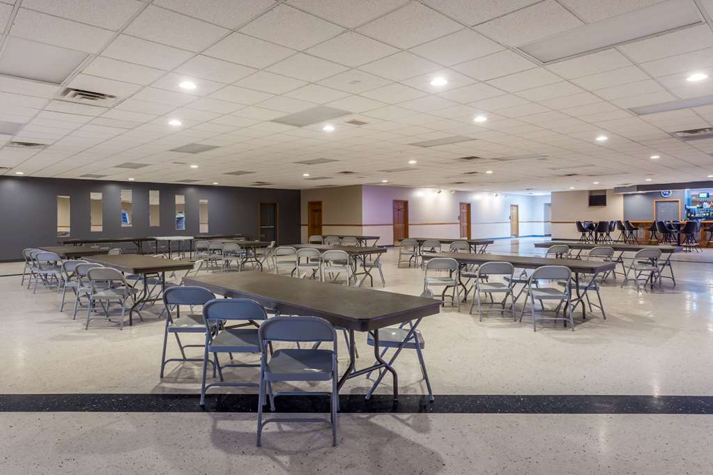 AmericInn by Wyndham Boscobel - photo 31