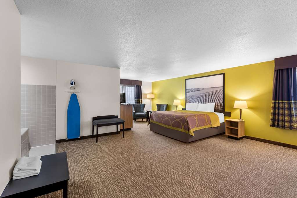 Super 8 by Wyndham Oelwein - photo 27