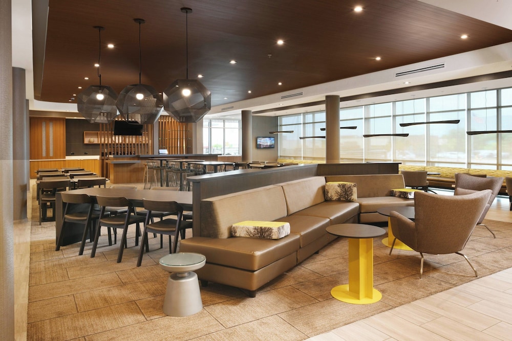 SpringHill Suites by Marriott Dallas DFW Airport South CentrePort - photo 3