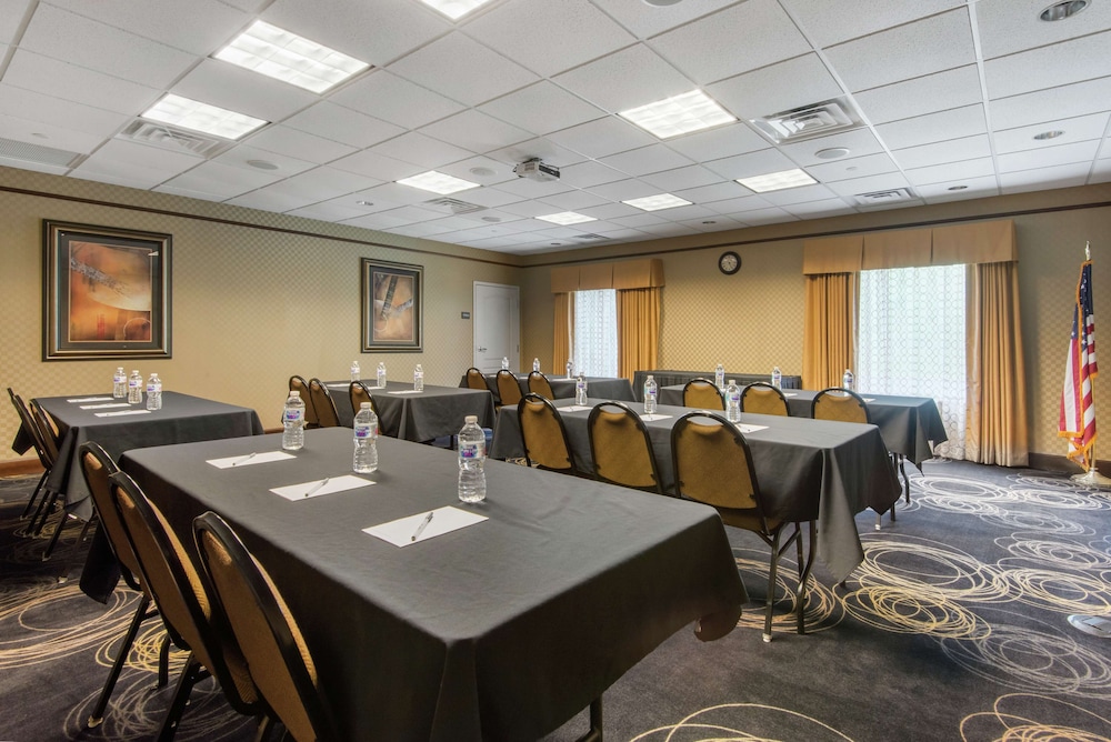 Hampton Inn Meadville - photo 48