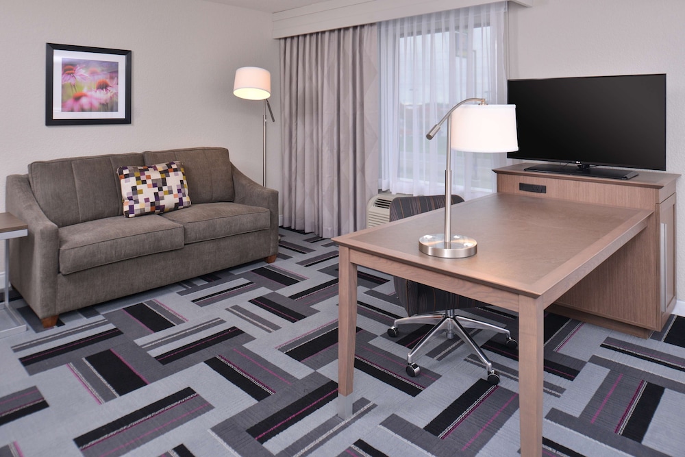 Hampton Inn & Suites Ames - photo 25