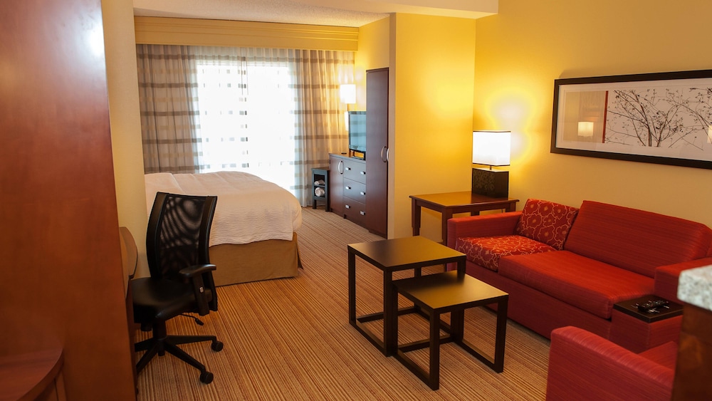 Courtyard by Marriott Pittsburgh North Cranberry Woods - photo 7