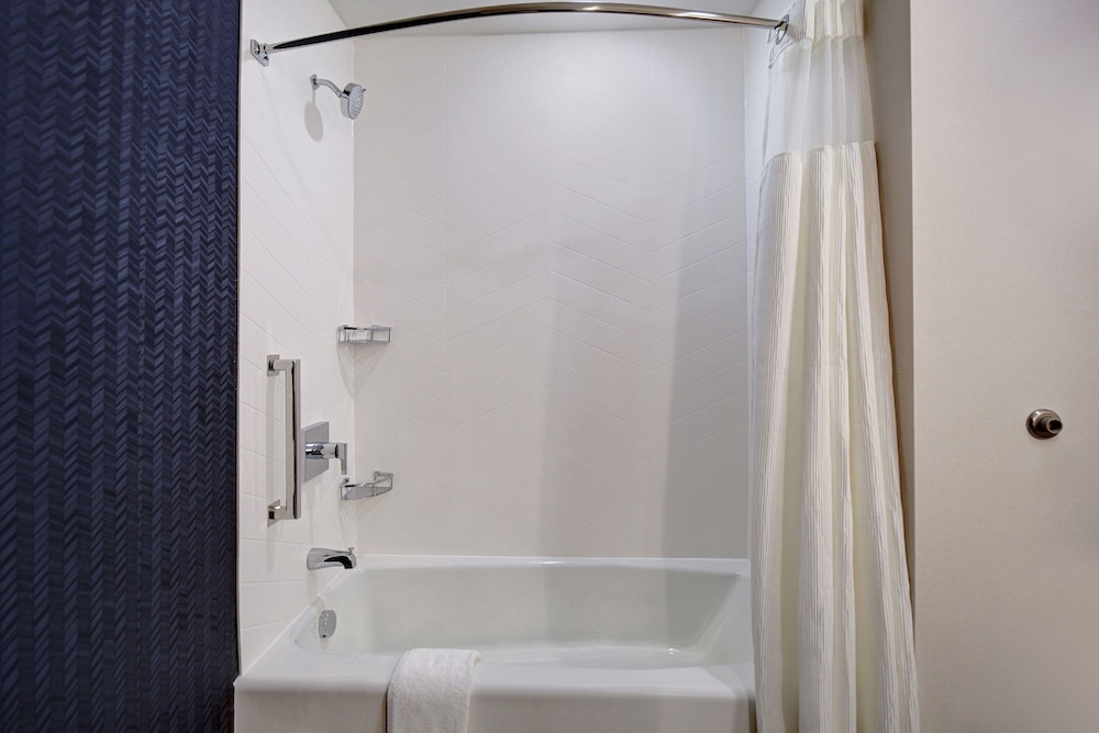 Fairfield Inn & Suites by Marriott Grand Rapids Wyoming - photo 21