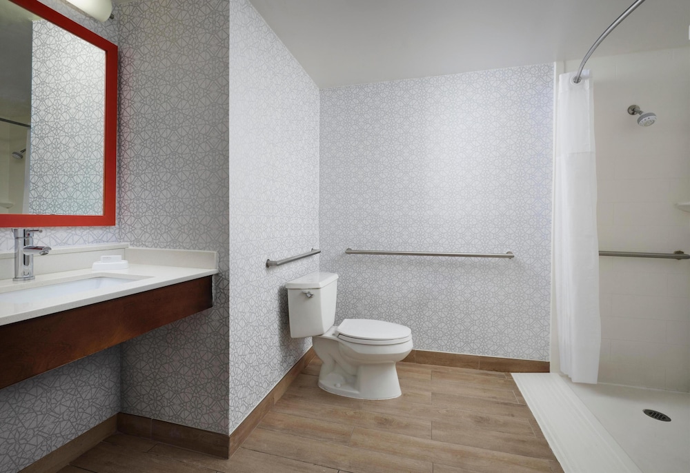 Hampton Inn Meridian - photo 27