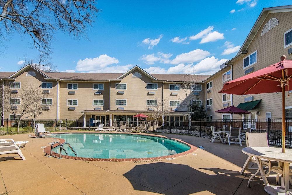 MainStay Suites Columbus near Fort Benning - photo 12