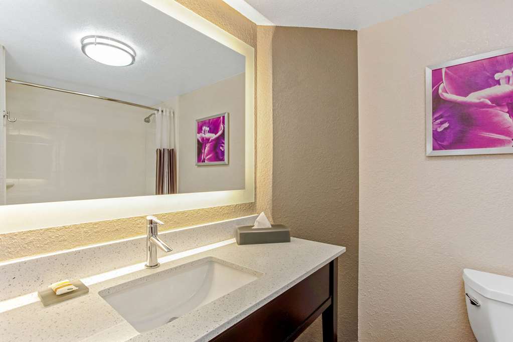 La Quinta Inn & Suites by Wyndham Panama City - photo 21