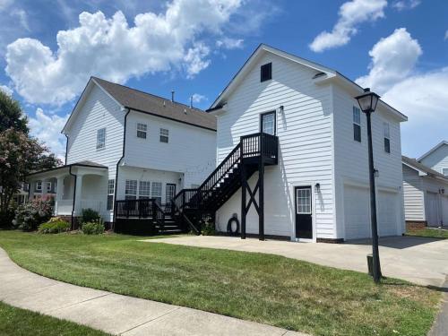 Private Studio in Davidson NC - carbon neutral hotel in Davidson