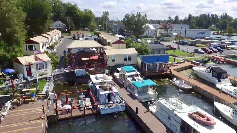Hills Motor Court & Marina - photo 74