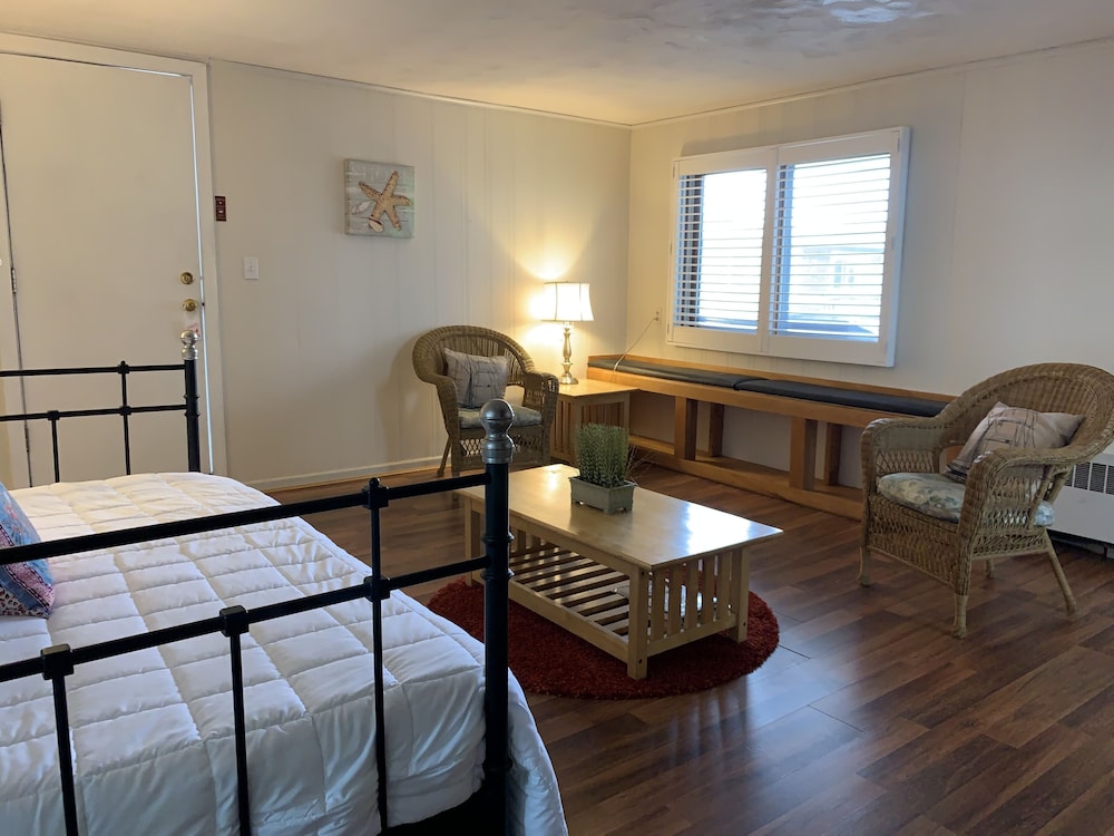 Vineyard Harbor Motel Private Beach - photo 145