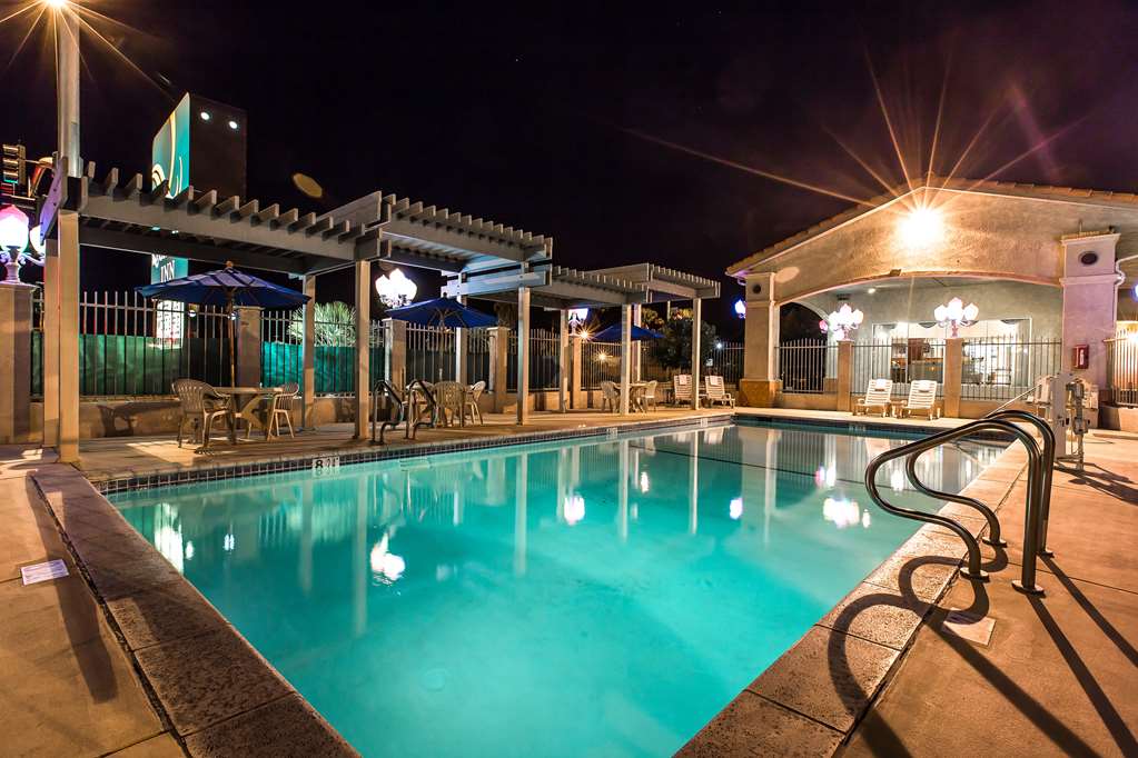 Quality Inn Near China Lake Naval Station - photo 35