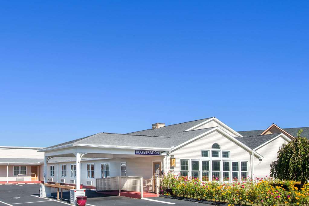 Knights Inn Hadley - photo 2