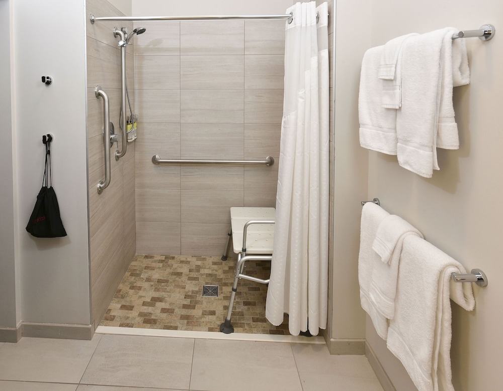 Holiday Inn Express & Suites Madisonville by IHG - photo 13