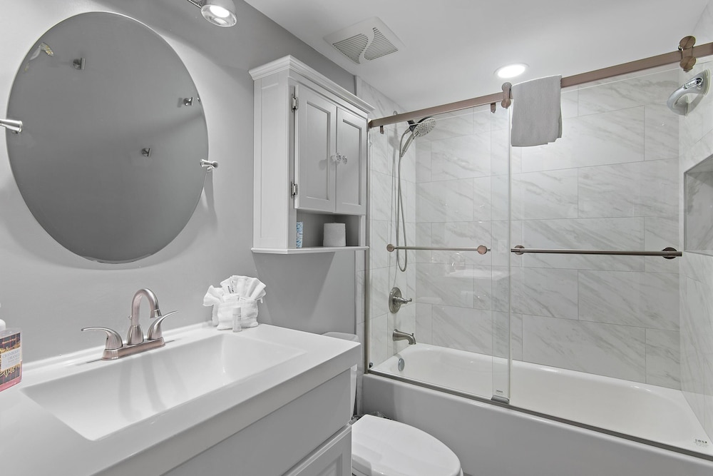 Shoreline Towers 3033 - photo 18