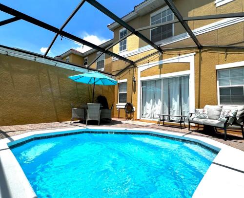 Stylish 3 bd townhouse near Disney with private pool. — 4-Star Luxury Hotel in Kissimmee, United States