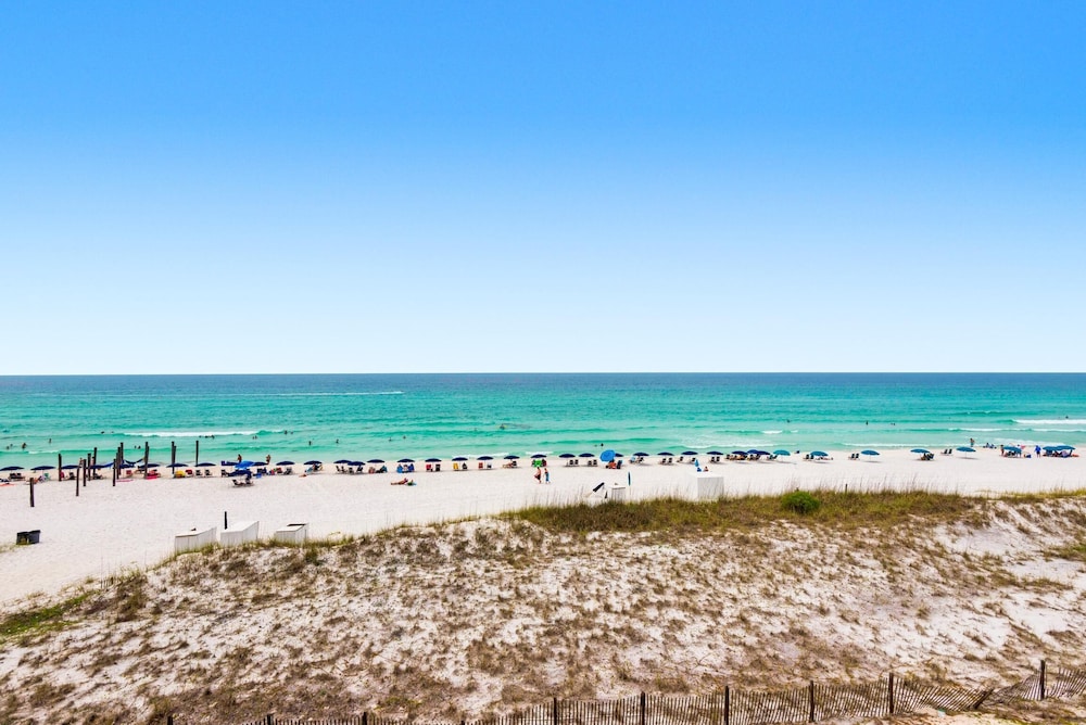 Turquoise Waters - carbon neutral hotel in Destin