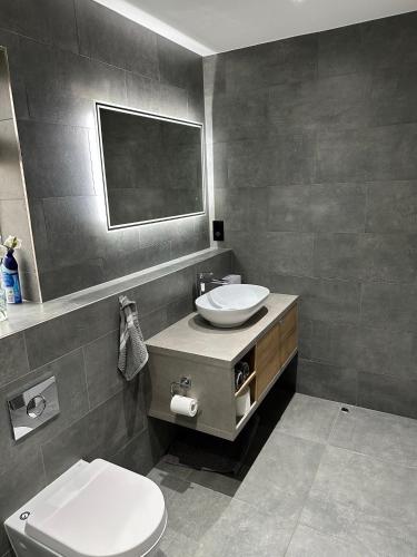 Luxury West London 3BR House Cul De Sac — 4-Star Luxury Hotel in Isleworth, United Kingdom