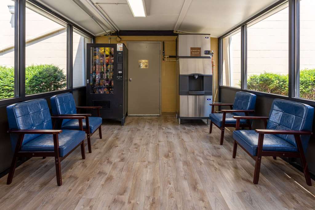 Days Inn by Wyndham Winchester - photo 24