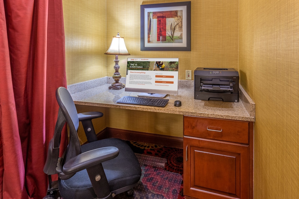 Holiday Inn Express Hotel & Suites Bowling Green by IHG - photo 28