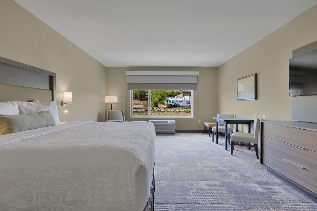 Best Western Plus Fillmore Inn & Suites - photo 16