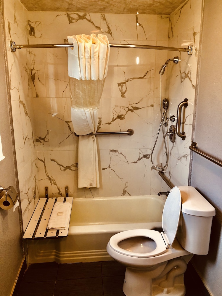 Berkshire Inn - photo 25