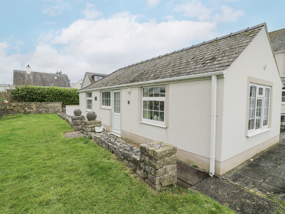 Halcyon Annexe in Moelfre, United Kingdom