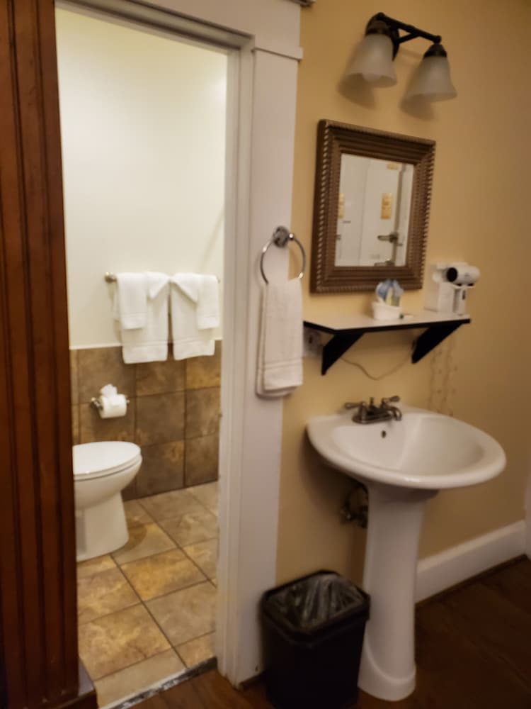 Glen Tavern Inn - photo 24