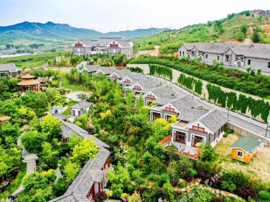 Yifeng Tianmu Hot Spring Hotel in Gaizhou, People's Republic of China