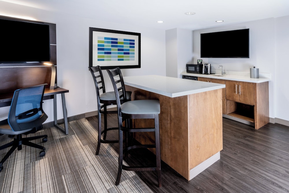 Holiday Inn Express Hotel & Suites Deadwood Gold Dust Casino - photo 21