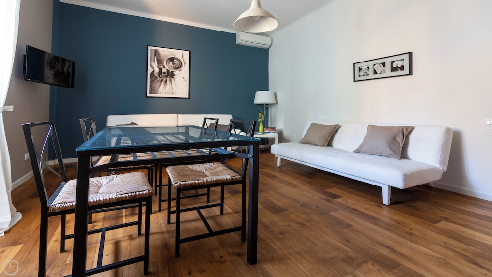 Italianway Riva di Reno 47 B — 4-Star Luxury Hotel in Bologna, Italy