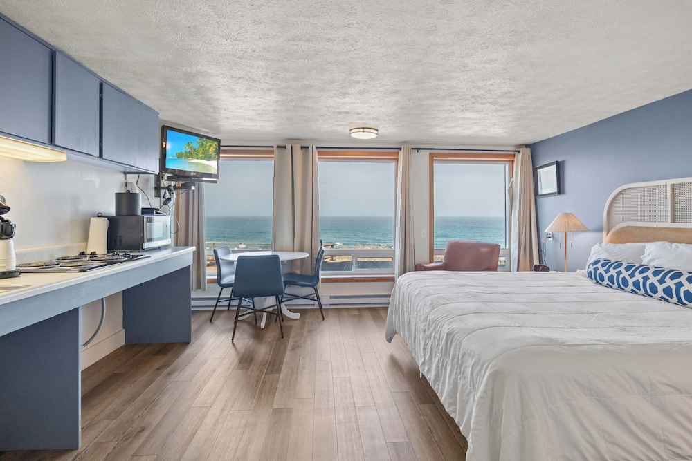 Seagull Beachfront Inn - photo 69