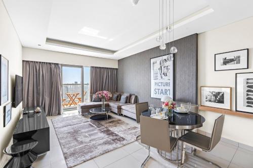 ALiving Elegant 1BR I Burj Khalifa View I Paramount Towers 6103