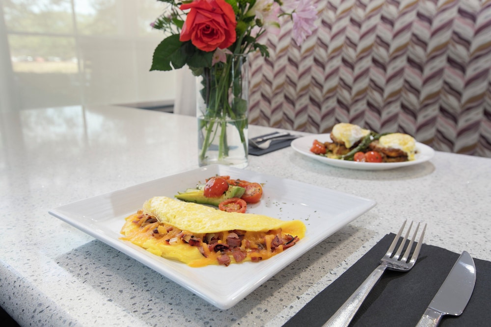 Hotel Indigo Jacksonville Deerwood Park by IHG - photo 38