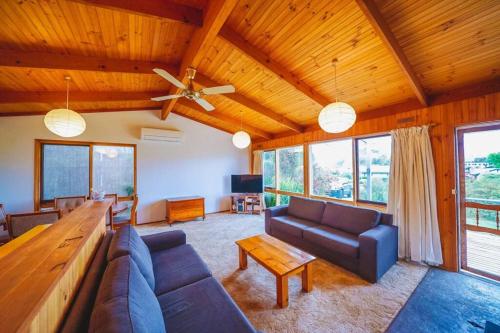 Moonlight @ Marengo 1 Block to Marengo Beach in Apollo Bay, Australia