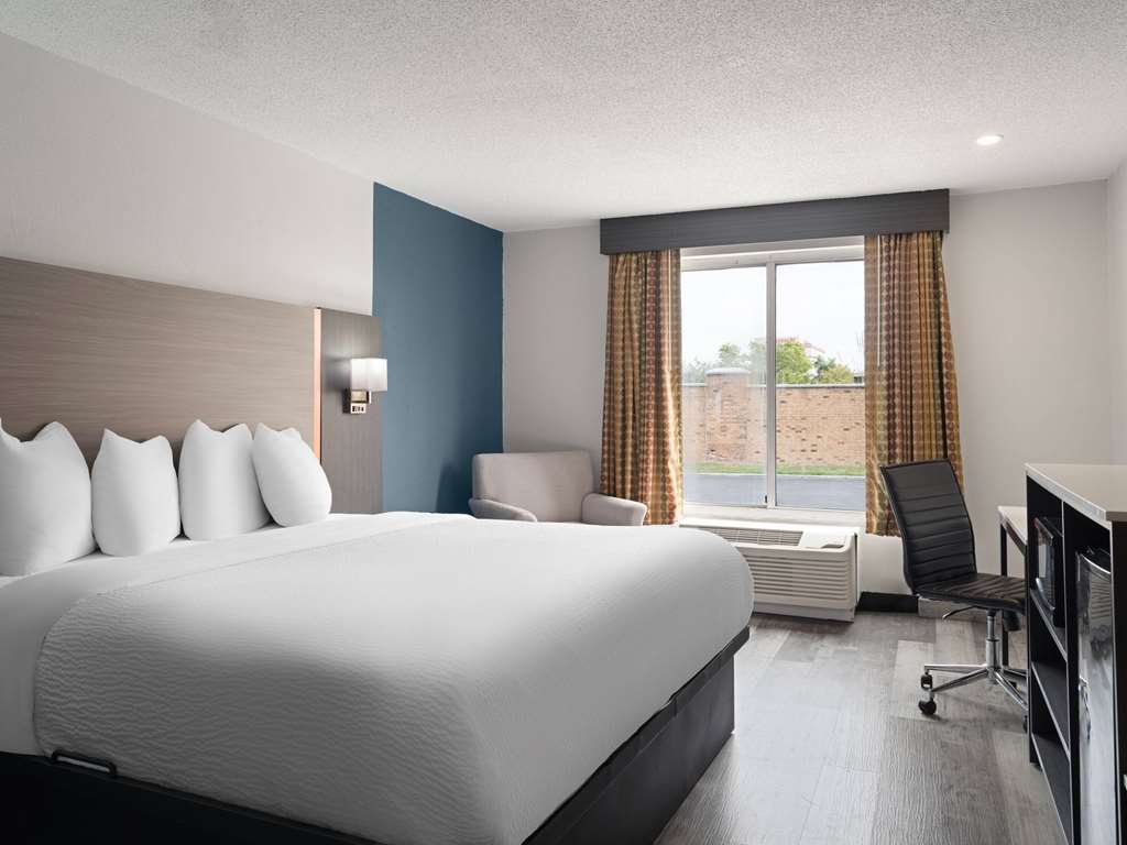 Baymont by Wyndham Indianapolis East - photo 23