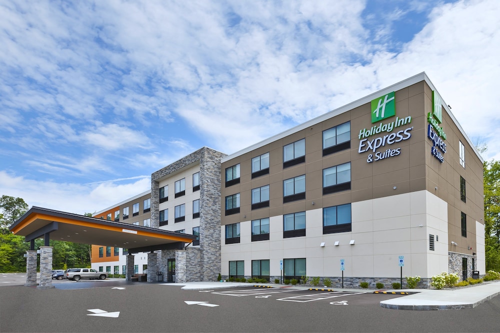 Holiday Inn Express & Suites Painesville Concord by IHG - carbon neutral hotel in Painesville