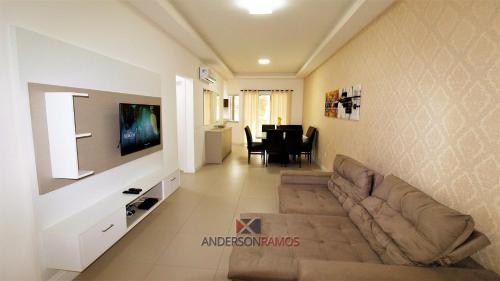 1068 Apartamento com vista para o mar