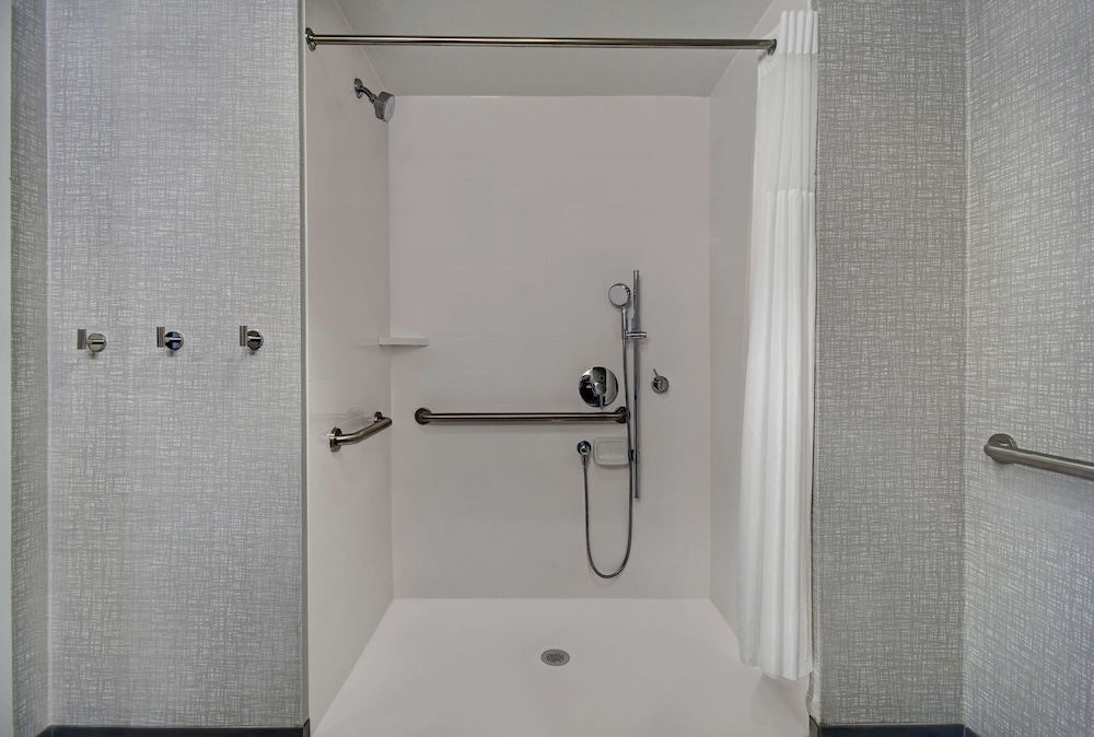 Hampton Inn Cave City KY - photo 24