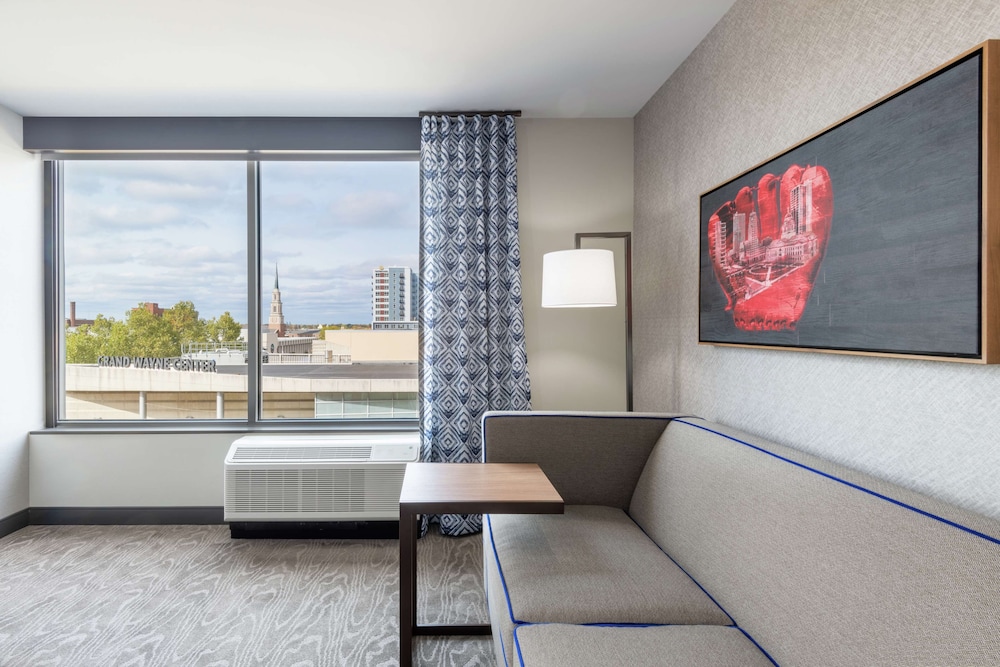 Hampton Inn & Suites Fort Wayne Downtown - photo 24