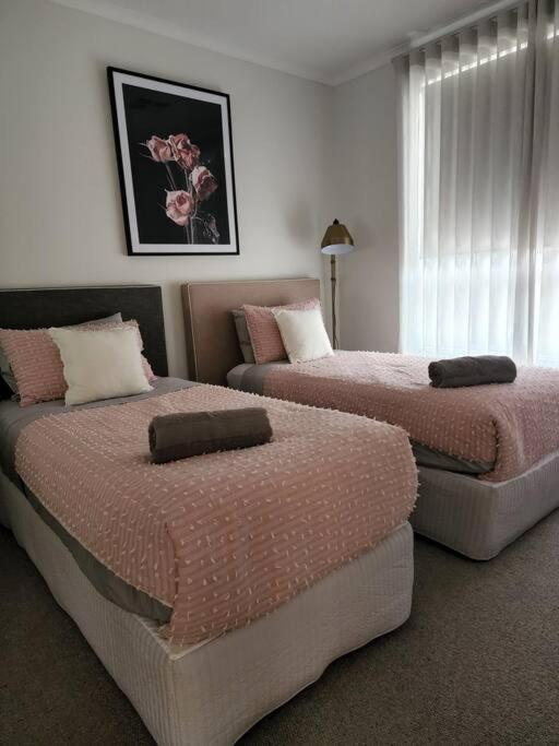 Luxurious beach stay nearby famous wineries — Aldinga Beach — photo 5