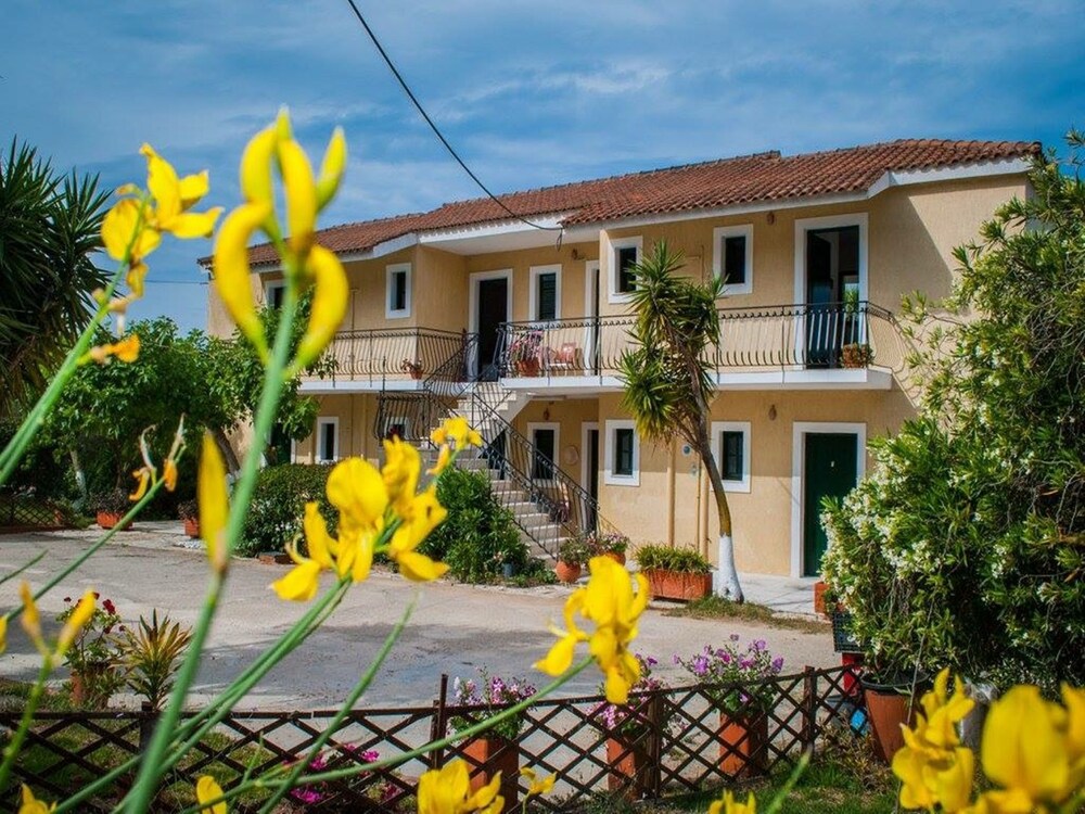 Stefanos Studios — hotel near Kefallinia Airport