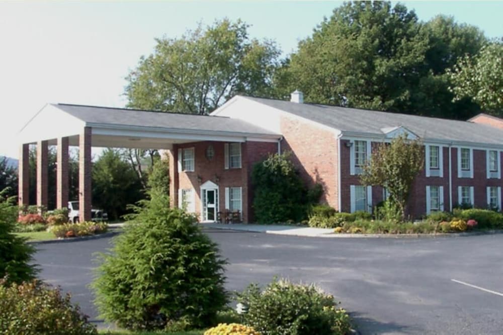 Americourt Hotel — hotel in Elizabethton
