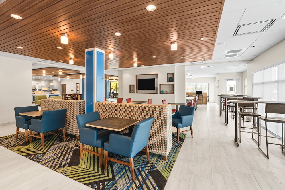 Holiday Inn Express & Suites Suisun City by IHG - photo 36