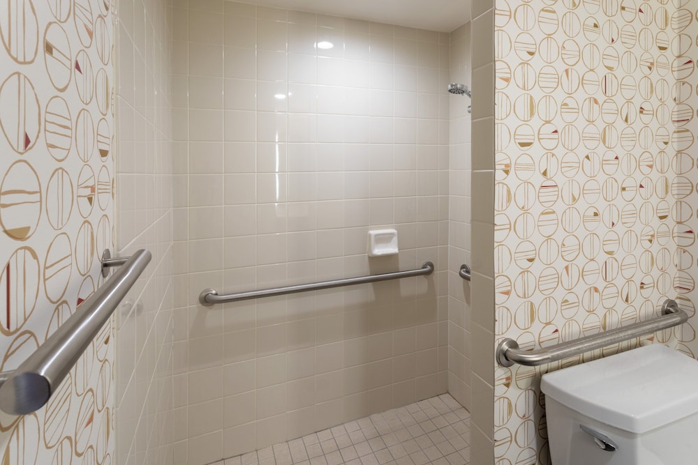 Holiday Inn Marquette by IHG - photo 15