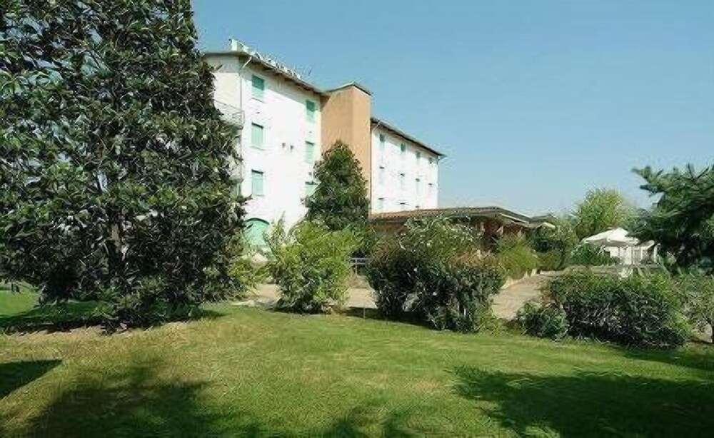 Al Castello - carbon neutral hotel in Cento