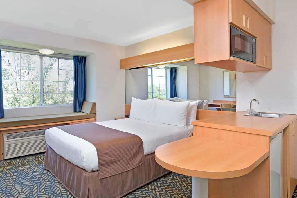 Microtel Inn & Suites by Wyndham Morgan Hill San Jose Area - photo 11