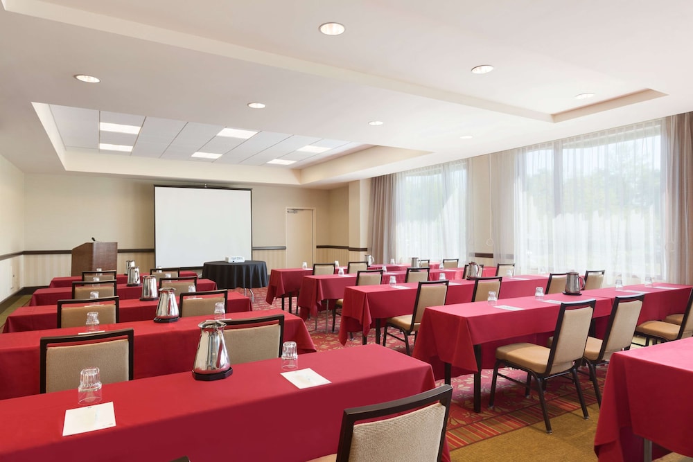 Embassy Suites by Hilton Boston Waltham - photo 57