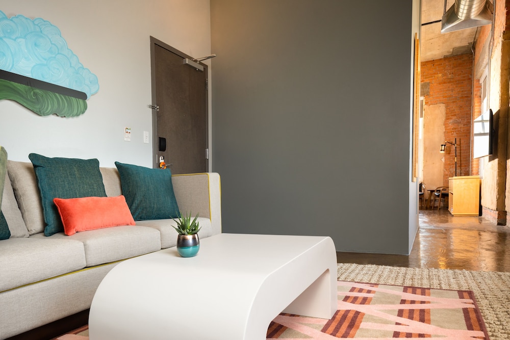 Canvas Hotel Dallas - photo 20